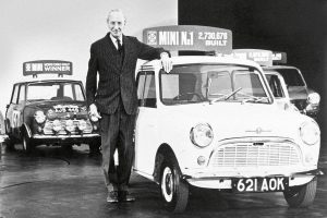 Σαν σήμερα 26 Αυγούστου – η British Motor Corpοration παρουσιάζει το αυτοκίνητο Mini Cooper, που σχεδίασε ο ελληνικής καταγωγής Άλεκ Ισιγώνης