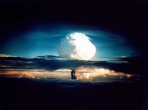 Σαν σήμερα 16 Οκτωβρίου – η Κίνα πραγματοποιεί την πρώτη πυρηνική δοκιμή της