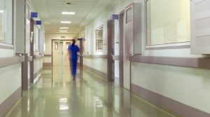 Η Κυβέρνηση αποζημιώνει σε διπλάσια τιμή τις “επιταγμένες” Ιδιωτικές Κλινικές