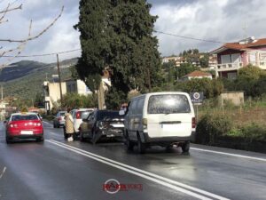Τροχαίο ατύχημα στην Κοκκινόραχη με 3 αυτοκίνητα